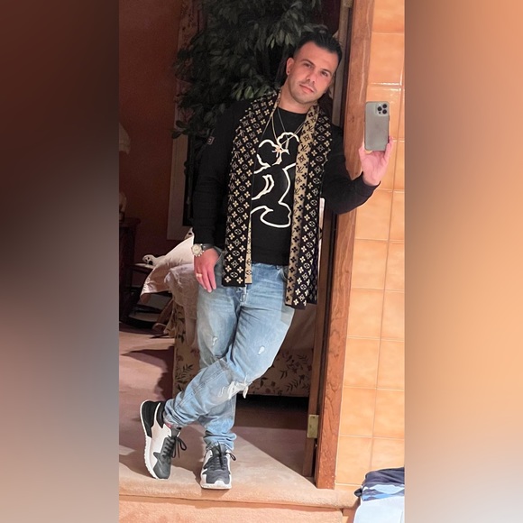 Meet your Posher, JT - Picture 7 of 7